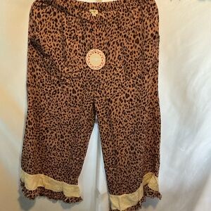 Umgee Pink Leopard Print Capri Pants with Black Spots